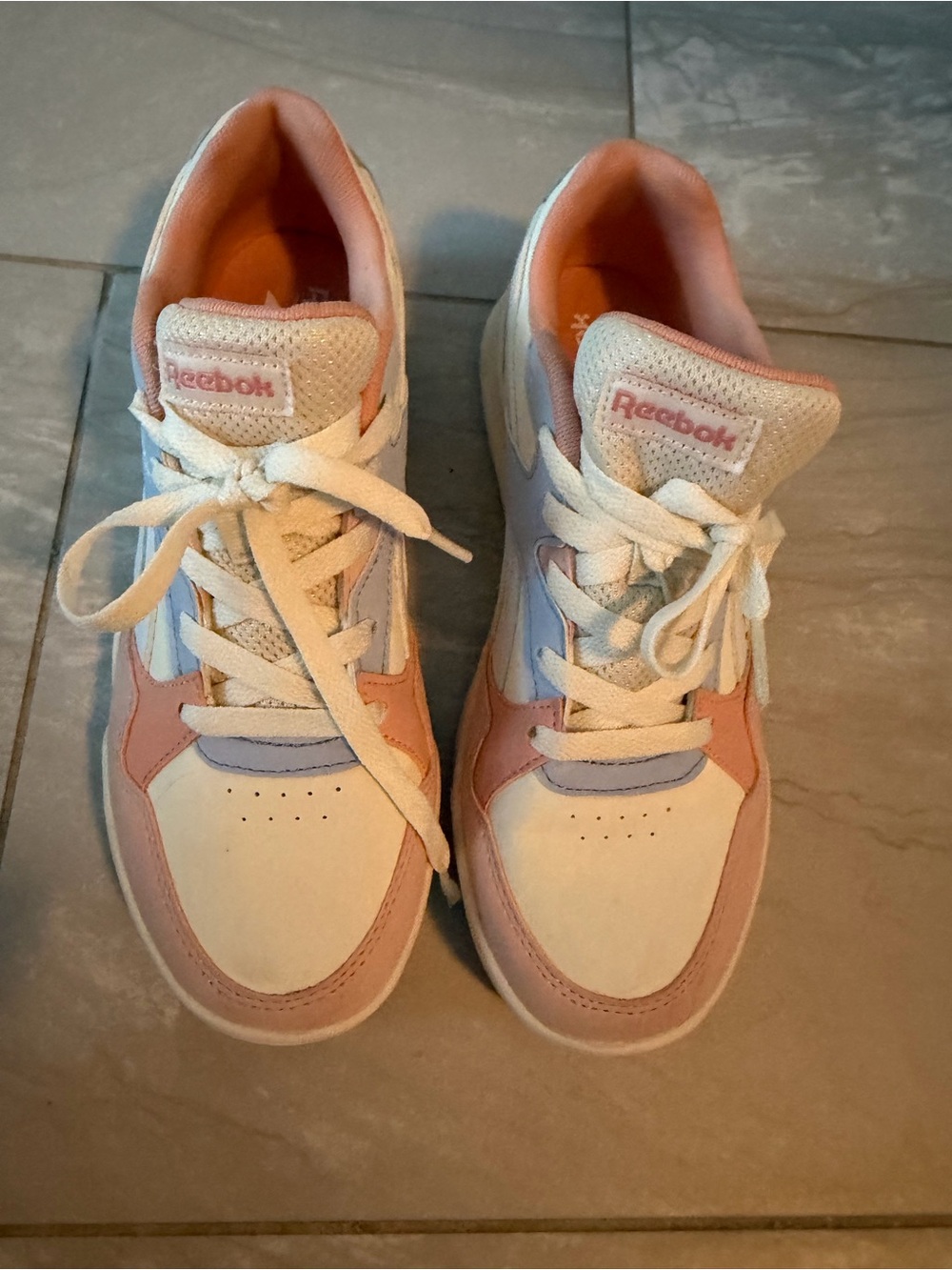 Reebok Kids Low-Top Sneakers in White and Pink